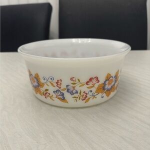 Glass container for mixing